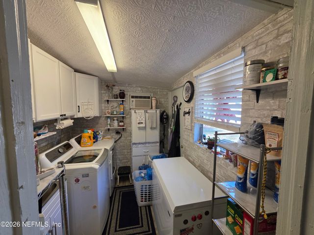 508 EDGEWOOD Avenue, Crescent City, FL 32112