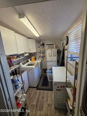 508 EDGEWOOD Avenue, Crescent City, FL 32112