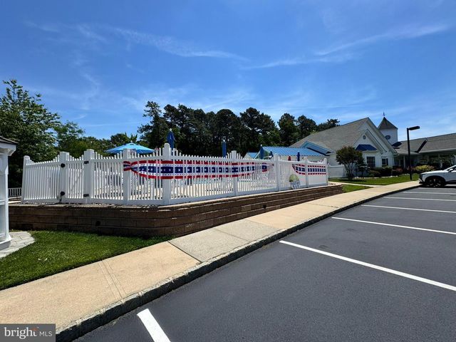 52 SEAGULL DR, Tuckerton, NJ 08087