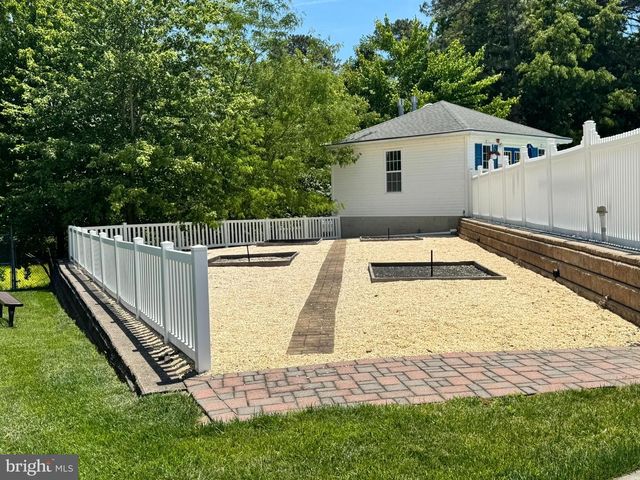 52 SEAGULL DR, Tuckerton, NJ 08087