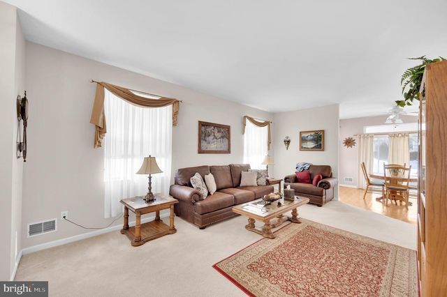 52 SEAGULL DR, Tuckerton, NJ 08087