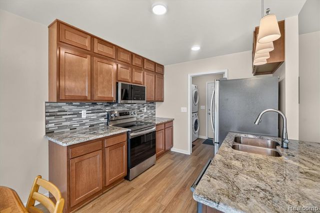 3107 Daisy Way, Burton, MI 48519