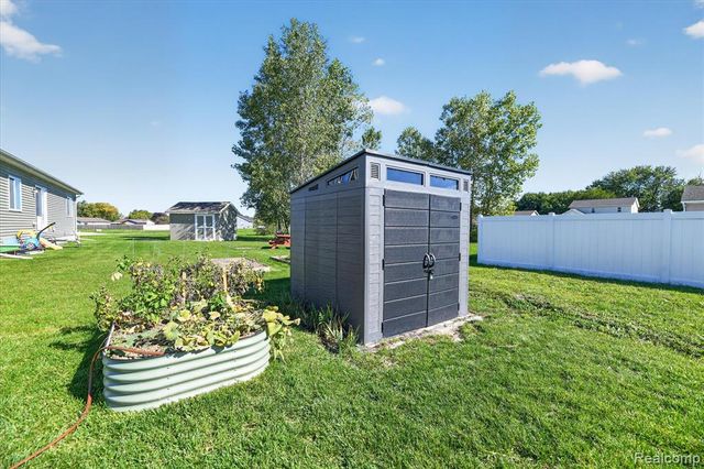 3107 Daisy Way, Burton, MI 48519