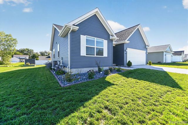 3107 Daisy Way, Burton, MI 48519