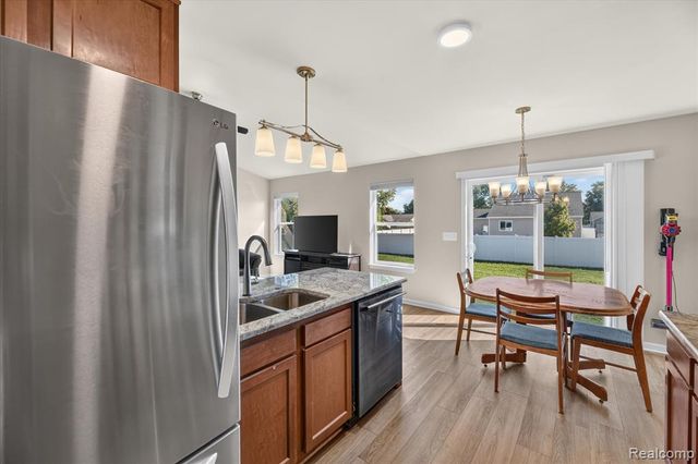 3107 Daisy Way, Burton, MI 48519