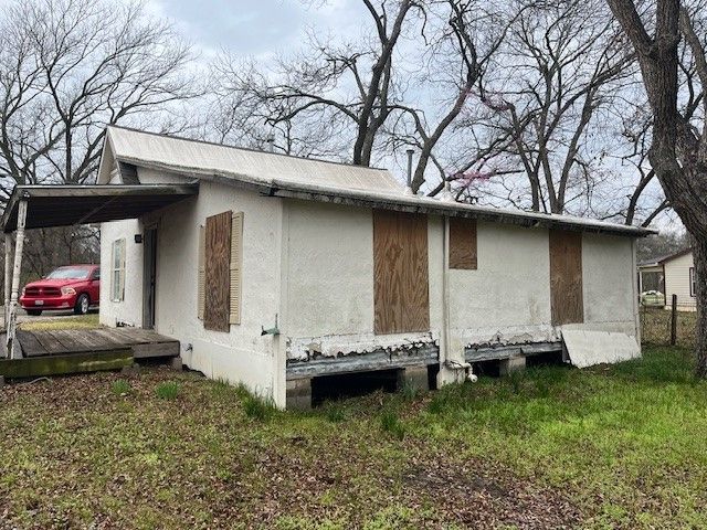 311 S Jernigan Street, Bells, TX 75414