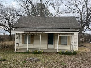 311 S Jernigan Street, Bells, TX 75414