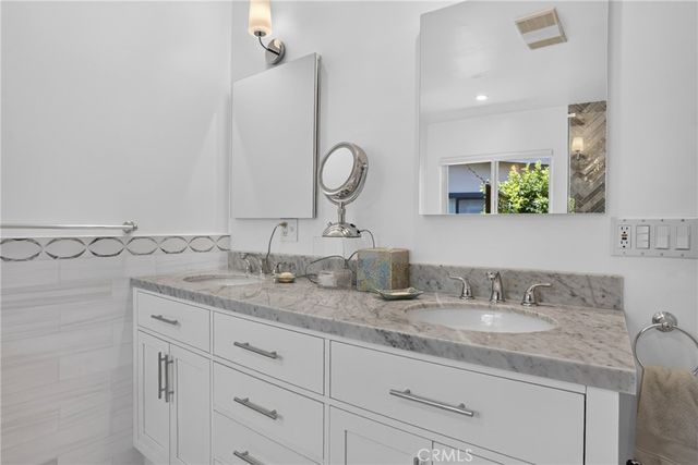 5921 Wish Avenue, Encino, CA 91316