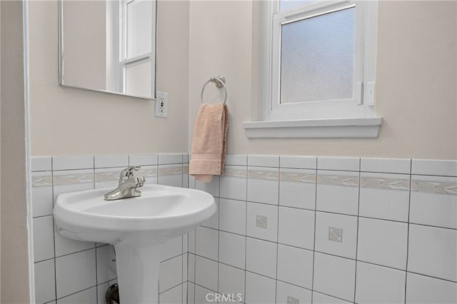 5921 Wish Avenue, Encino, CA 91316