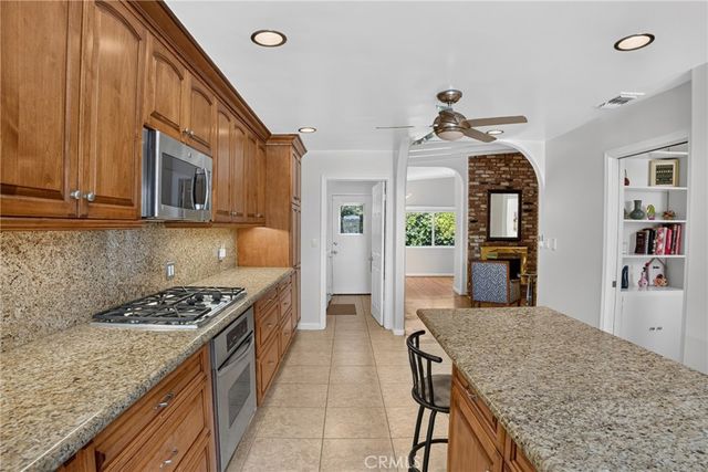 5921 Wish Avenue, Encino, CA 91316