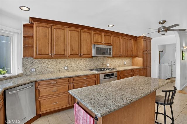 5921 Wish Avenue, Encino, CA 91316