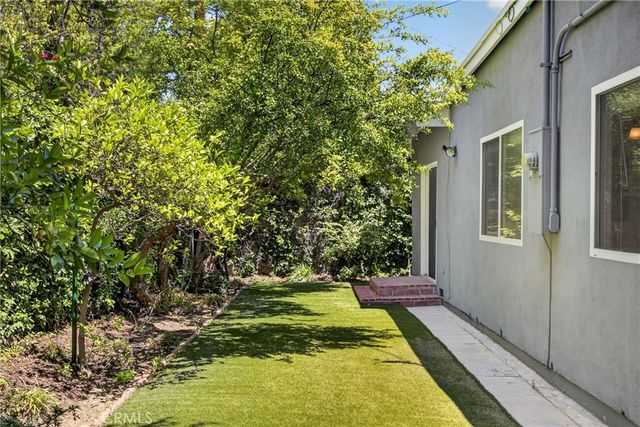 5921 Wish Avenue, Encino, CA 91316