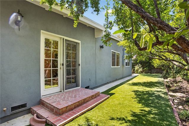 5921 Wish Avenue, Encino, CA 91316