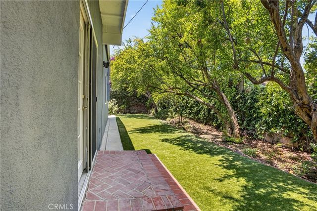 5921 Wish Avenue, Encino, CA 91316