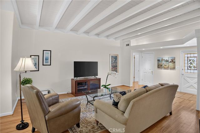 5921 Wish Avenue, Encino, CA 91316