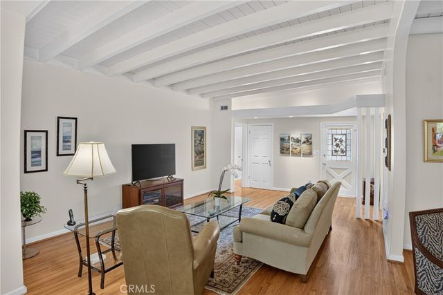 5921 Wish Avenue, Encino, CA 91316