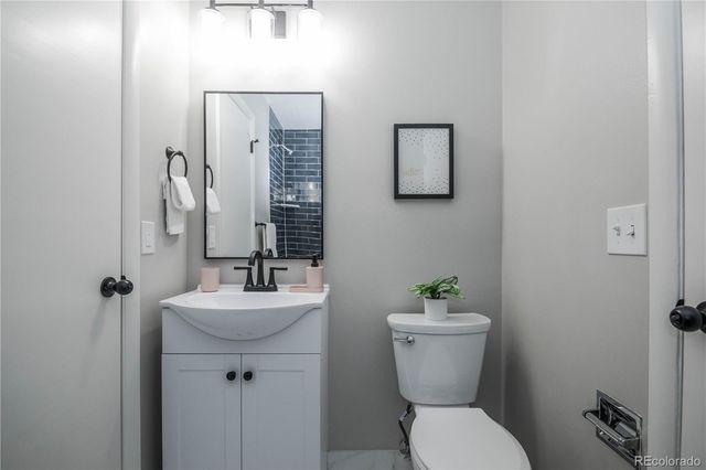 842 S Worchester Street, Aurora, CO 80012