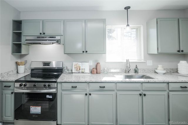 842 S Worchester Street, Aurora, CO 80012