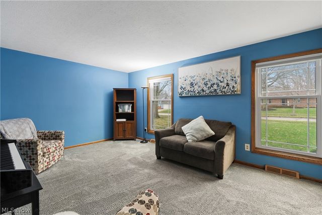 417 Forest Lane, Wadsworth, OH 44281