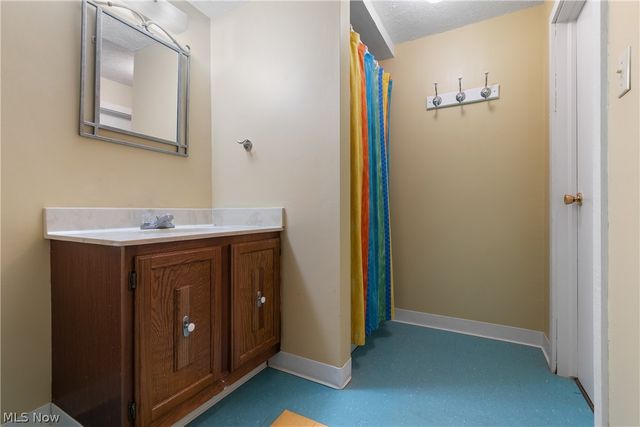 417 Forest Lane, Wadsworth, OH 44281