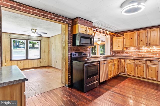 128 PINE TREE DR, Newville, PA 17241