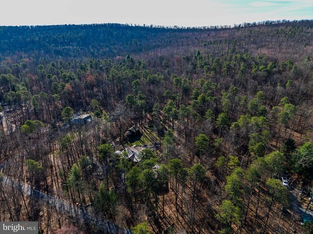 128 PINE TREE DR, Newville, PA 17241