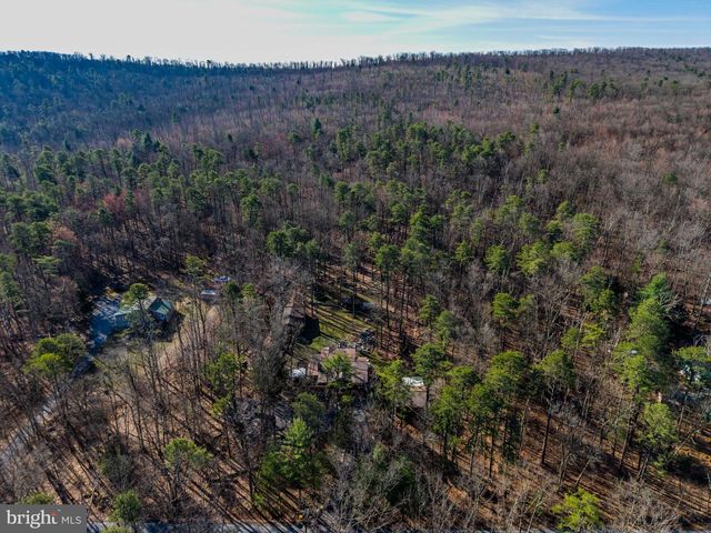128 PINE TREE DR, Newville, PA 17241