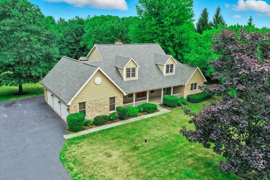 40491 N Goldenrod Lane, Wadsworth, IL 60083