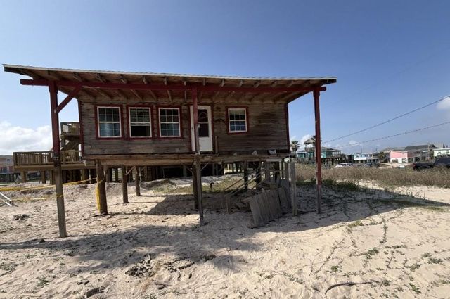 222 Jettyview Road, Freeport, TX 77541