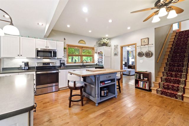 7780 W East Road, Lakeside, MI 49116