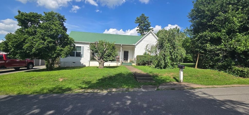 88 College St, S, Mc Ewen, TN 37101