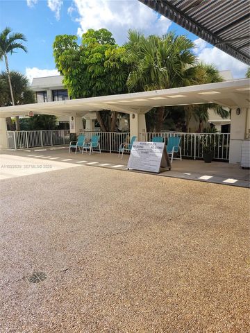 300 Bayview Dr 201, Sunny Isles Beach, FL 33160