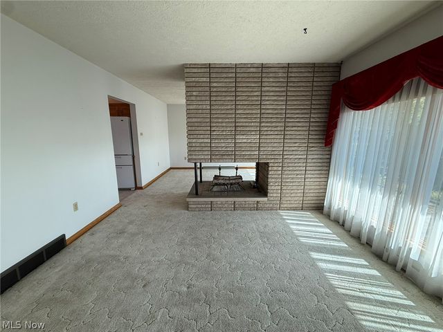 2902 Downeys Hill Drive NE, Dover, OH 44622