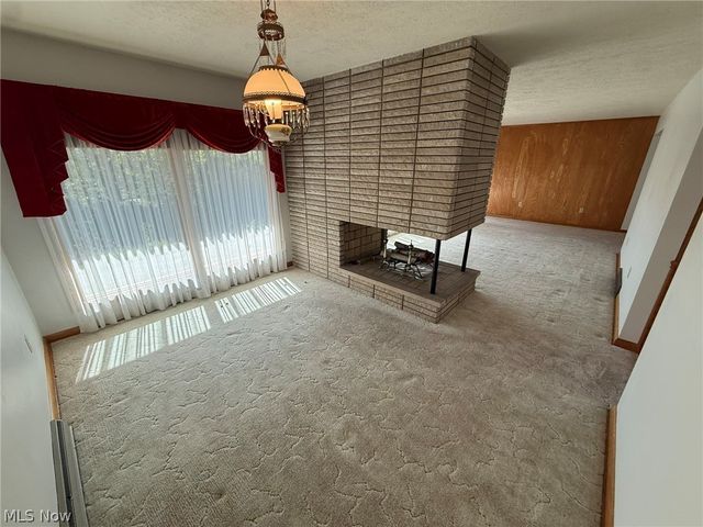 2902 Downeys Hill Drive NE, Dover, OH 44622