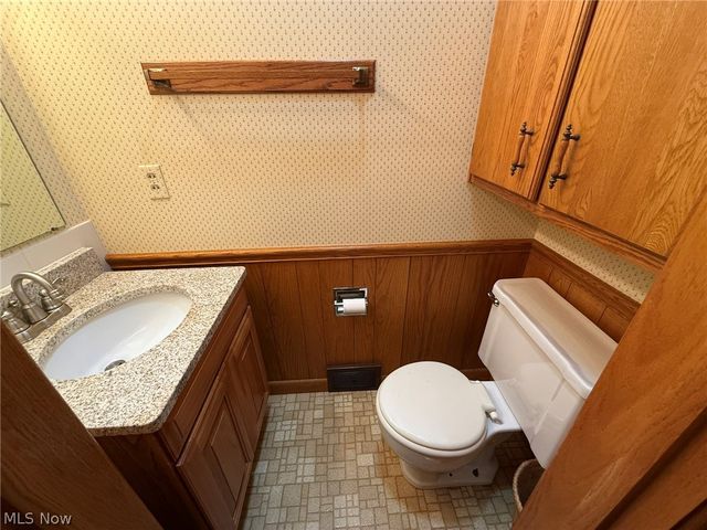 2902 Downeys Hill Drive NE, Dover, OH 44622