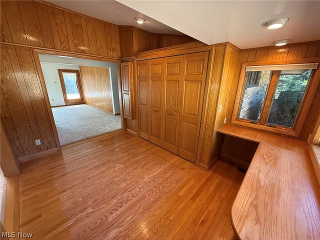 2902 Downeys Hill Drive NE, Dover, OH 44622