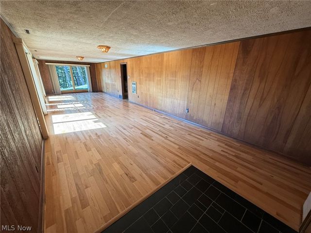 2902 Downeys Hill Drive NE, Dover, OH 44622