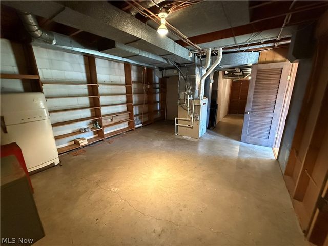 2902 Downeys Hill Drive NE, Dover, OH 44622