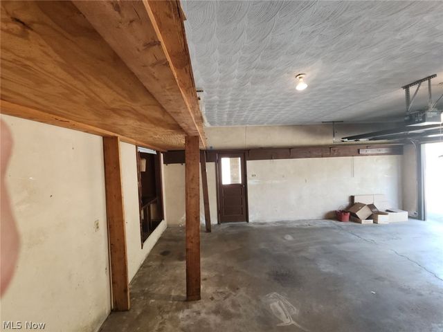 2902 Downeys Hill Drive NE, Dover, OH 44622