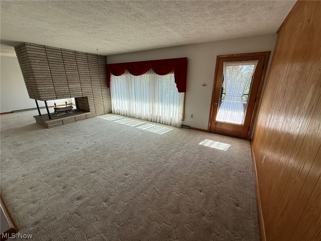 2902 Downeys Hill Drive NE, Dover, OH 44622