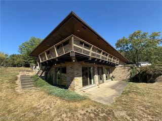 2902 Downeys Hill Drive NE, Dover, OH 44622
