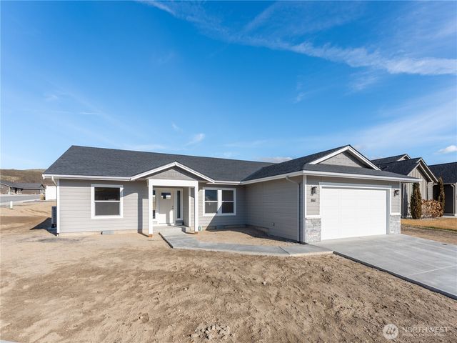 861 N Newport Loop, East Wenatchee, WA 98802