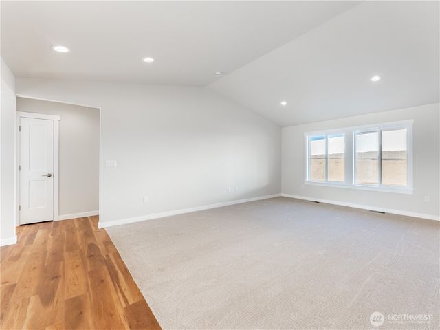 861 N Newport Loop, East Wenatchee, WA 98802