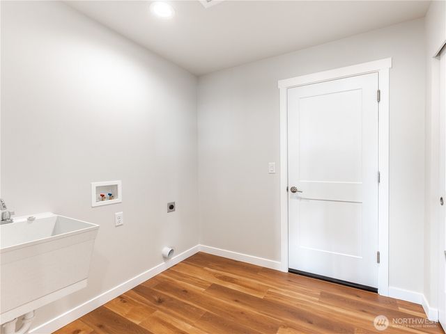 861 N Newport Loop, East Wenatchee, WA 98802