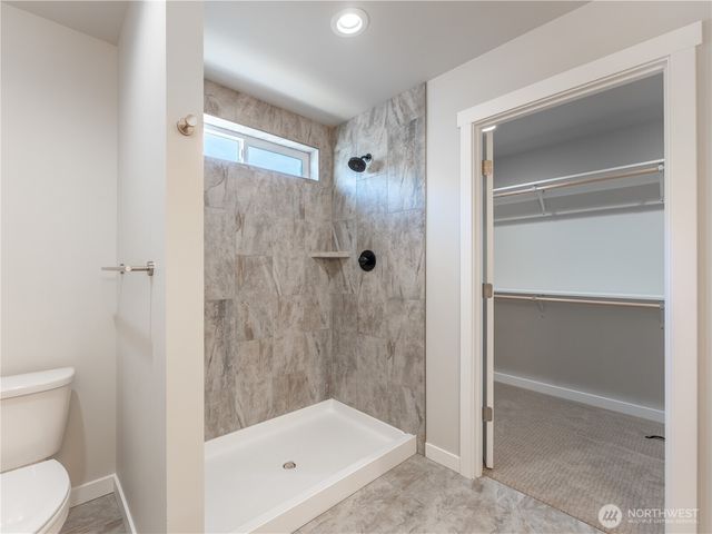 861 N Newport Loop, East Wenatchee, WA 98802