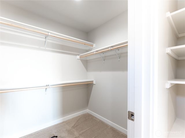 861 N Newport Loop, East Wenatchee, WA 98802