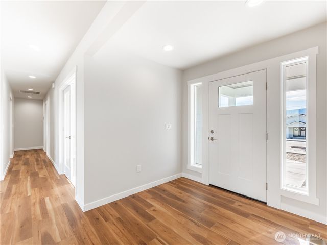 861 N Newport Loop, East Wenatchee, WA 98802