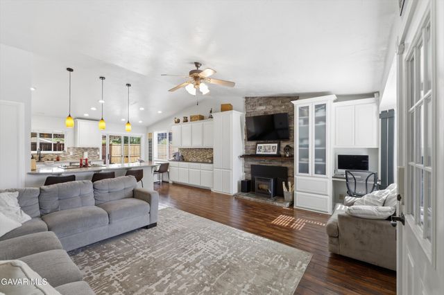 1370 Tanglewood Drive, Tehachapi, CA 93561