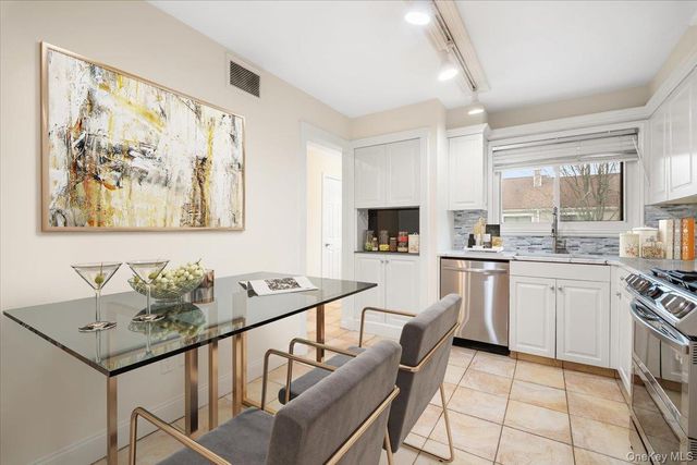 18 Park Drive, Mount Kisco, NY 10549