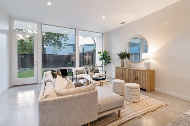 4405 Roseland Avenue, Dallas, TX 75204